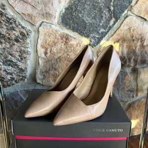 Vince Camuto Women's Tan Pumps BRAND NEW